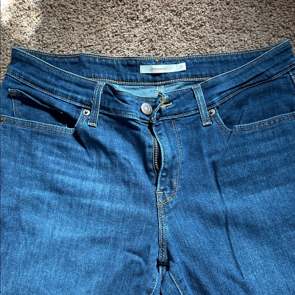 Levi's Women's Classic Straight Leg Denim - Picture 2 of 4